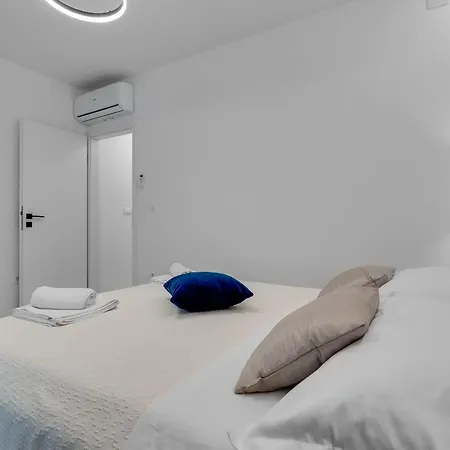 Rade Luxury アパート ザダル